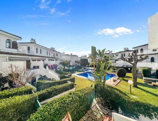 Chalet adosado en venta en URB. ABAYALDE , Estepona thumbnail 2