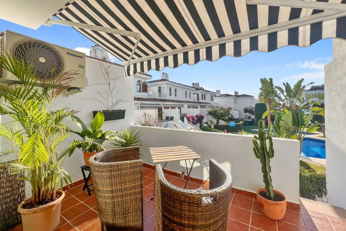 Venta de chalet adosado en URB. ABAYALDE , Estepona photo 4