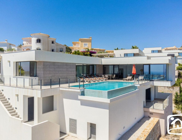Chalet independiente en venta en Centro , Benitachell photo 1