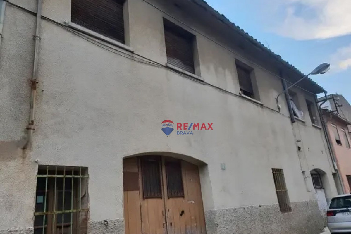 Properties for sale and rent in Spain photo 2