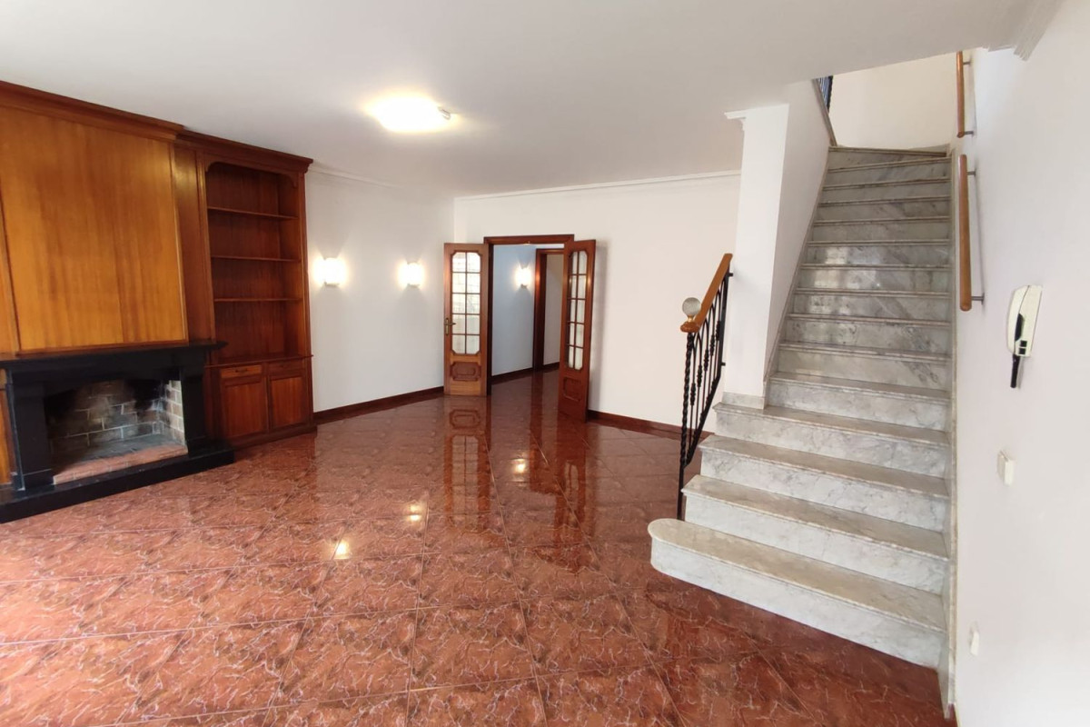 Sprzedaż szeregowego domku w Calle De Lleida s/n , Ciutadella de Menorca photo 3