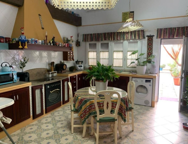 Chalet independiente en venta en Centro , Puerto Real thumbnail 2