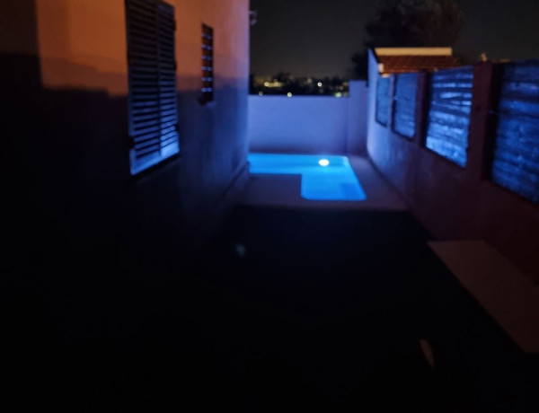 Коттедж на продажу в Alcazaba, 18, Espartinas photo 1