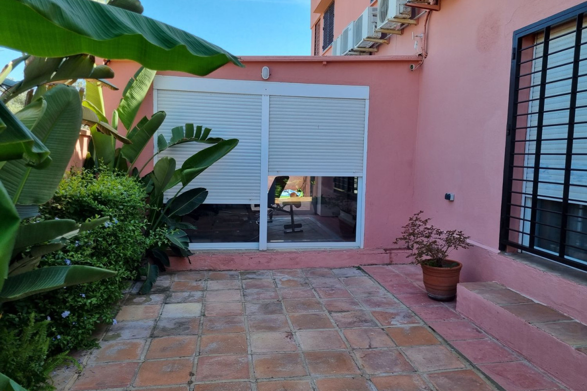 Venta de chalet independiente en Alcazaba, 18, Espartinas
 photo 5