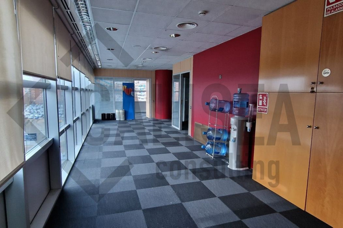 Office sale in Francesc Macià, 60 , Sabadell photo 1