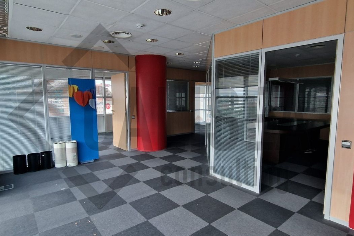 Office sale in Francesc Macià, 60 , Sabadell photo 4