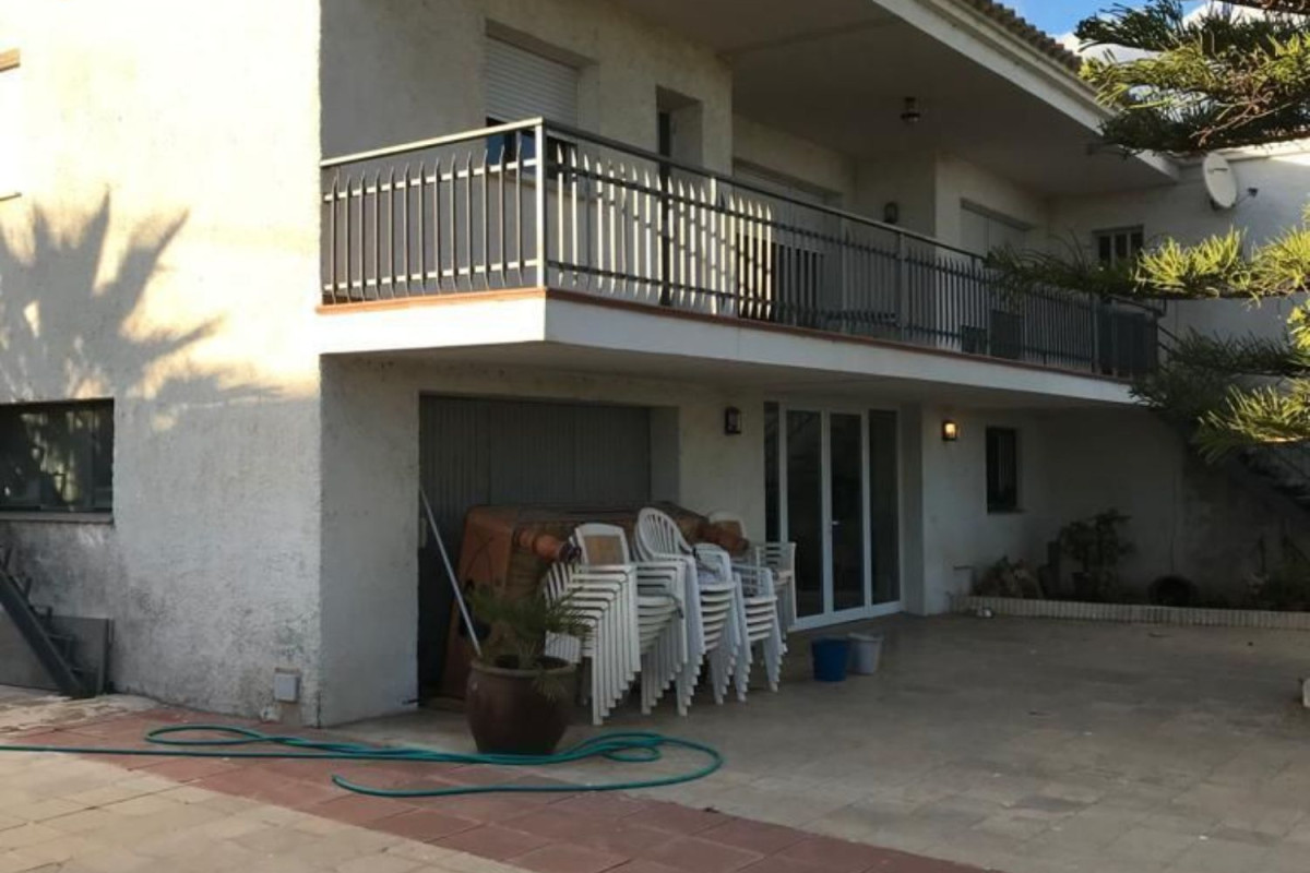 Sale of independent chalet in Calle Font d'Andara, 20, Alcanar
photo 2