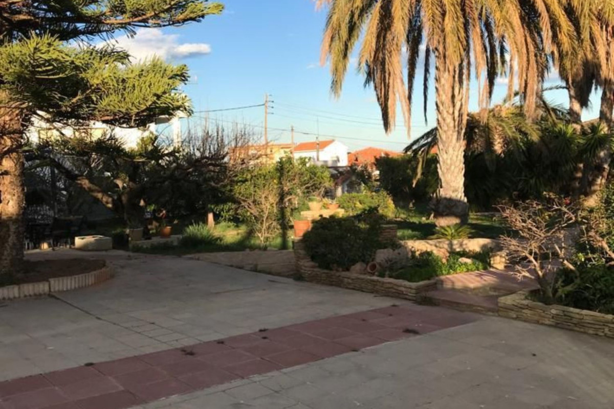 Sale of independent chalet in Calle Font d'Andara, 20, Alcanar
photo 3