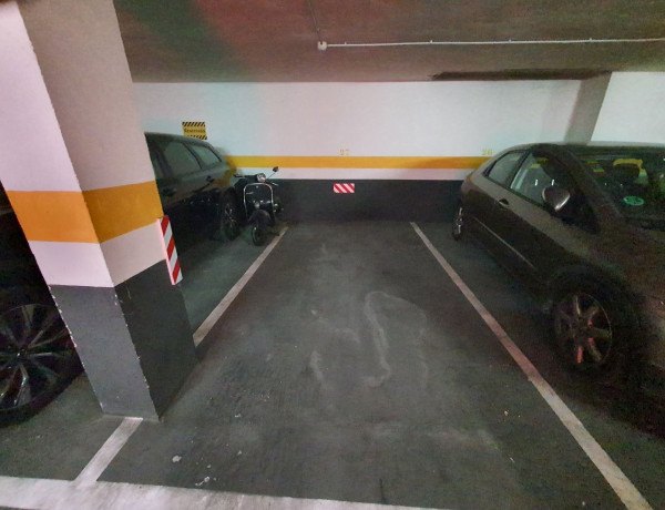 Garaje en venta en  Calle del Periodista José Ombuen, 4 , València photo 3