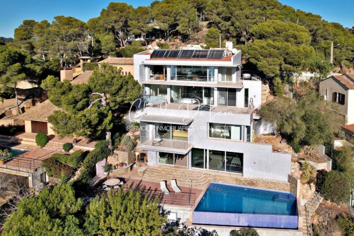 Sprzedaż niezależnego domku jednorodzinnego w Calle del Pic Neulós, Palafrugell photo 1