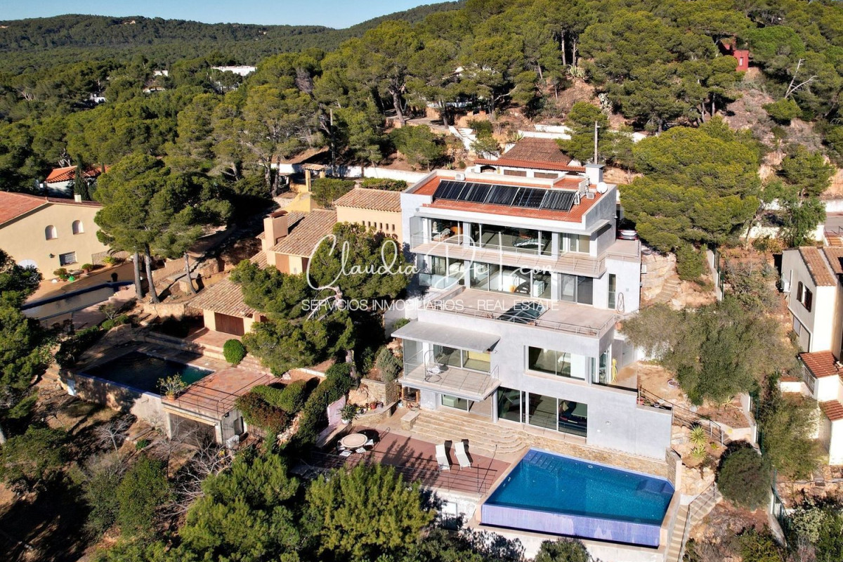 Sprzedaż niezależnego domku jednorodzinnego w Calle del Pic Neulós, Palafrugell photo 4