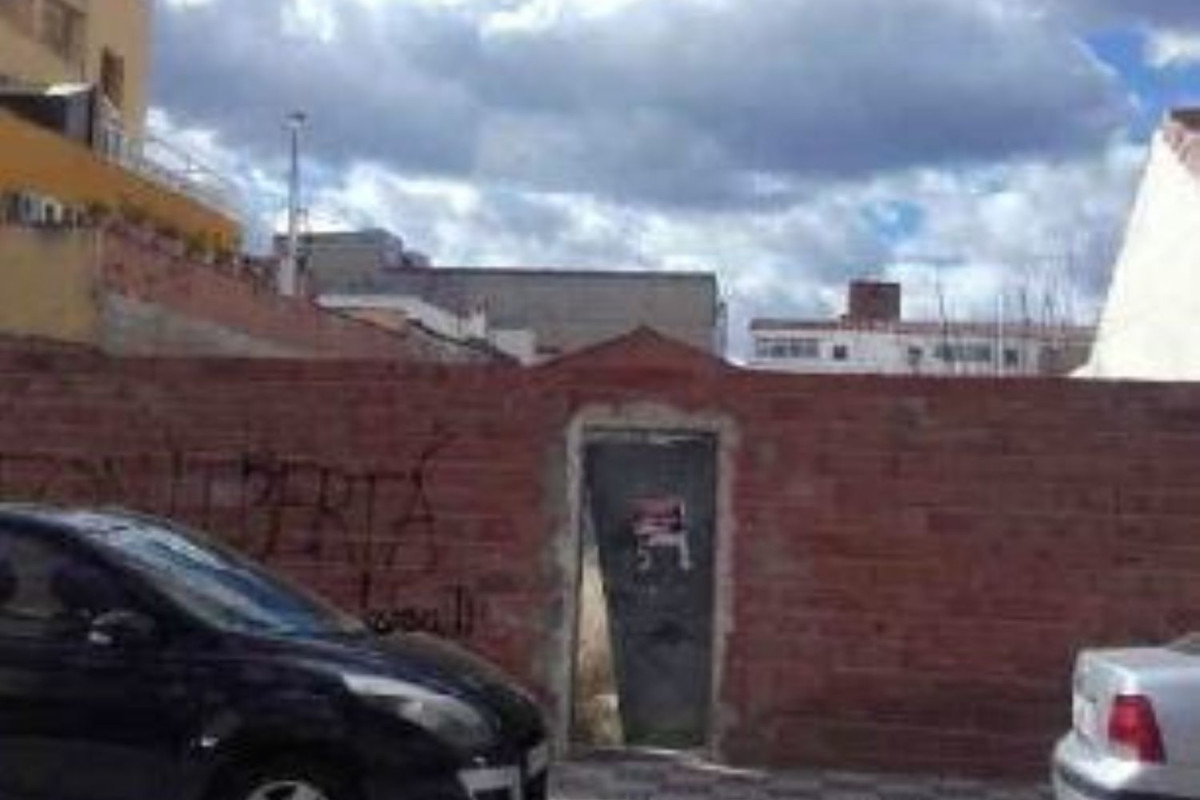 Terreno en venta en La Carolina, Jaén photo 1