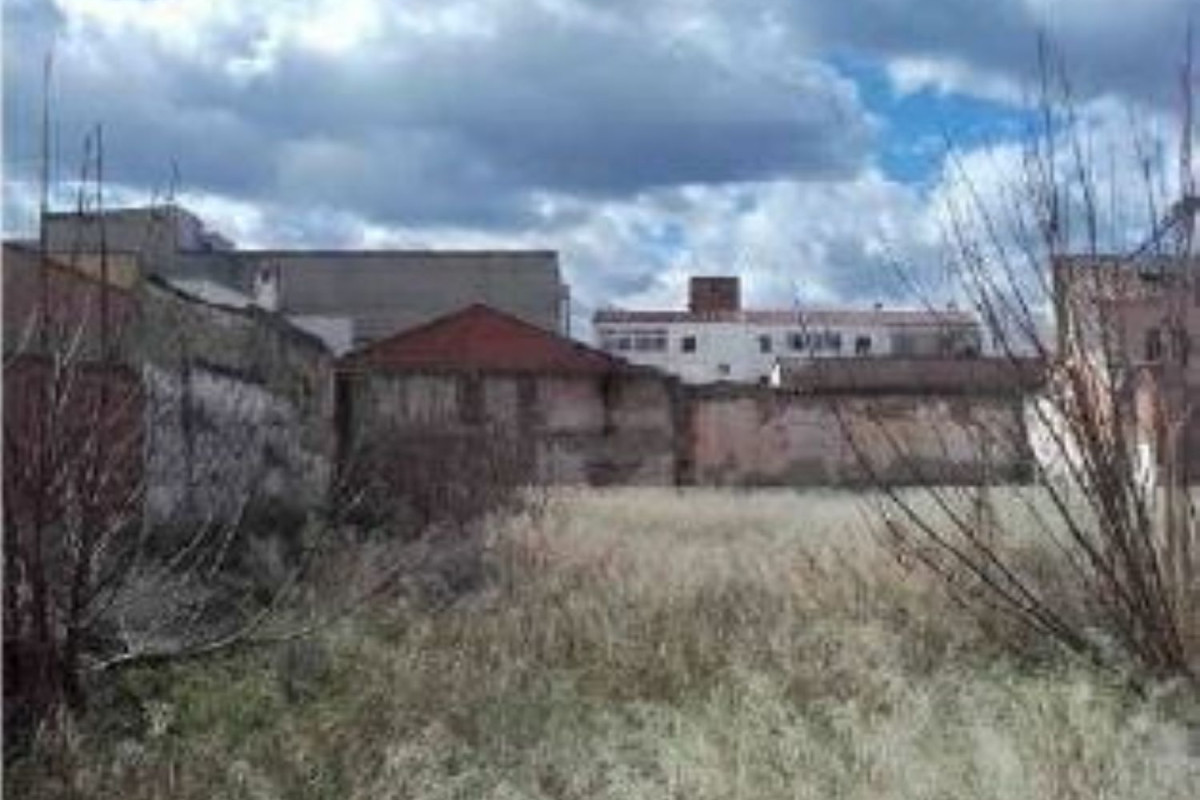 Terreno en venta en La Carolina, Jaén photo 2