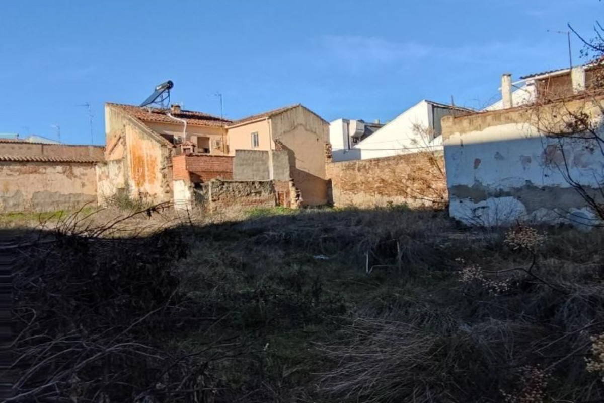 Terreno en venta en La Carolina, Jaén photo 4