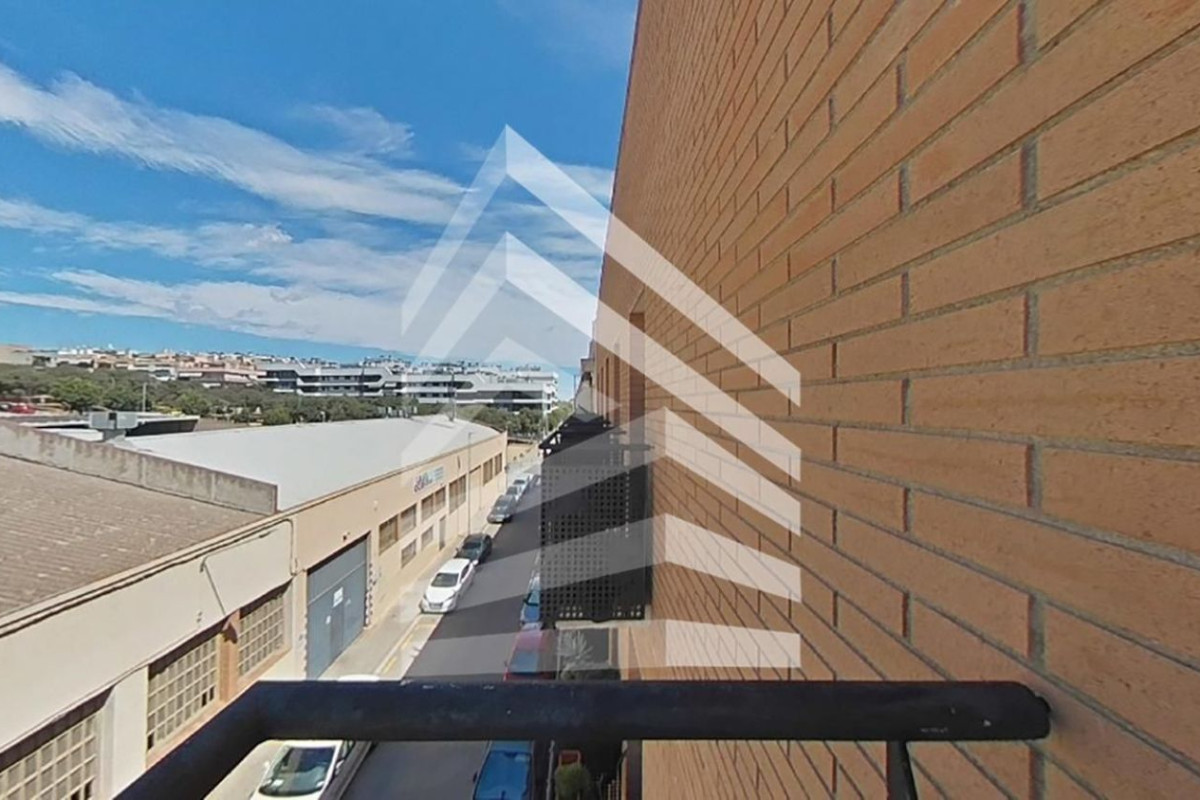 Sale of apartment in Calle d'Antonio de Solís, Mataró
 photo 2