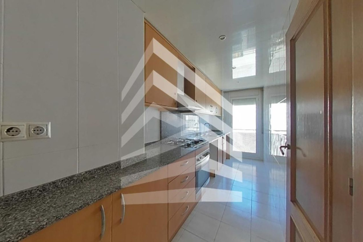 Sale of apartment in Calle d'Antonio de Solís, Mataró
 photo 4