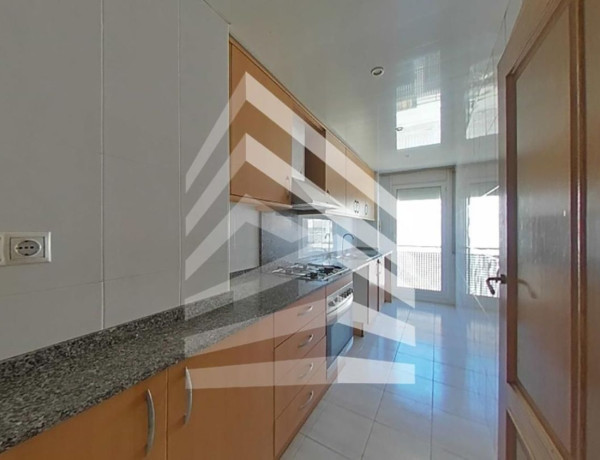 Piso en venta en  Calle d'Antonio de Solís, Mataró photo 4