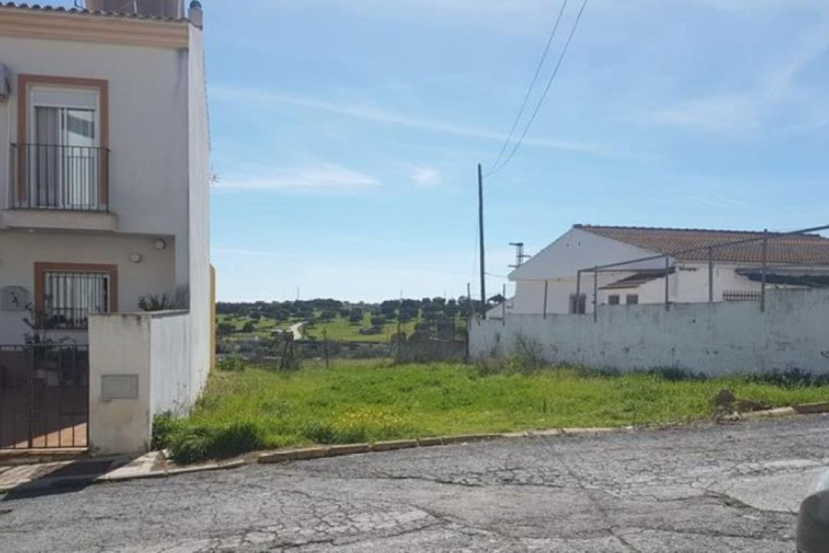 Terreno en venta en Calañas, Huelva photo 1