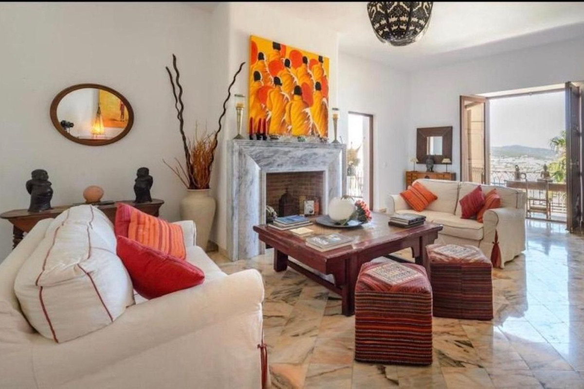 Продажа квартиры на Dalt Vila s/n, Эйваса
photo 2