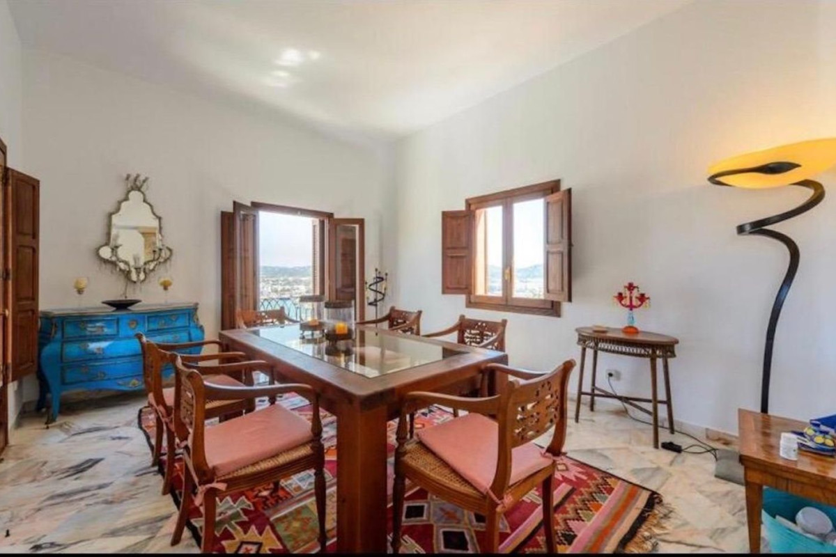Продажа квартиры на Dalt Vila s/n, Эйваса
photo 5