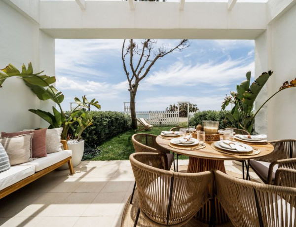 Chalet adosado en venta en Benamara - Atalaya , Estepona photo 1