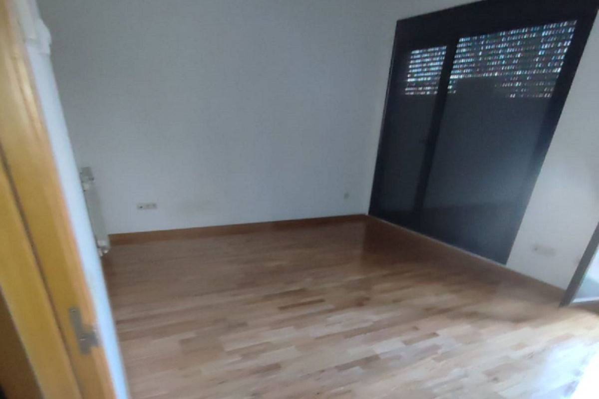 Продажа квартиры на Calle del Camí Vell de Santpedor, 9, Манреса
photo 3
