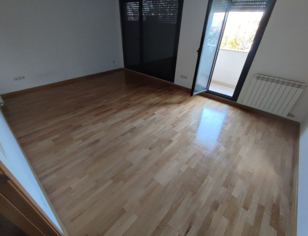 Piso en venta en  Calle del Camí Vell de Santpedor, 9, Manresa photo 4