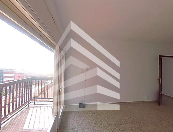 Piso en venta en Avenida d'Amèrica, Mataró photo 1