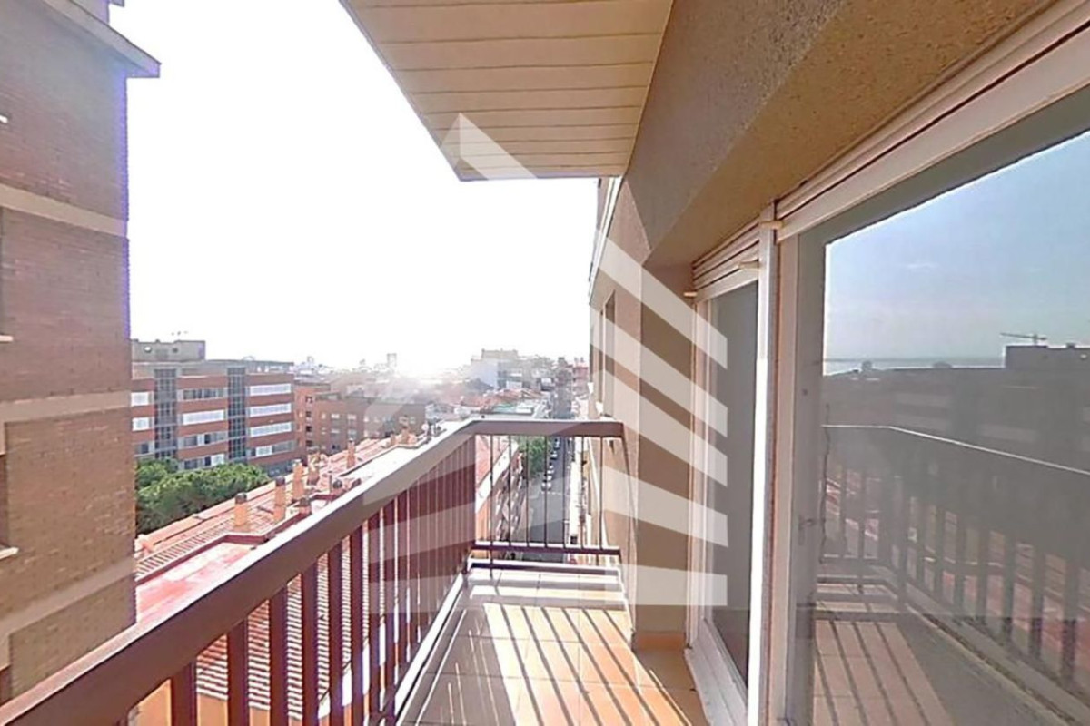 Продажа квартиры на Avenida d'Amèrica, Матаро
photo 2