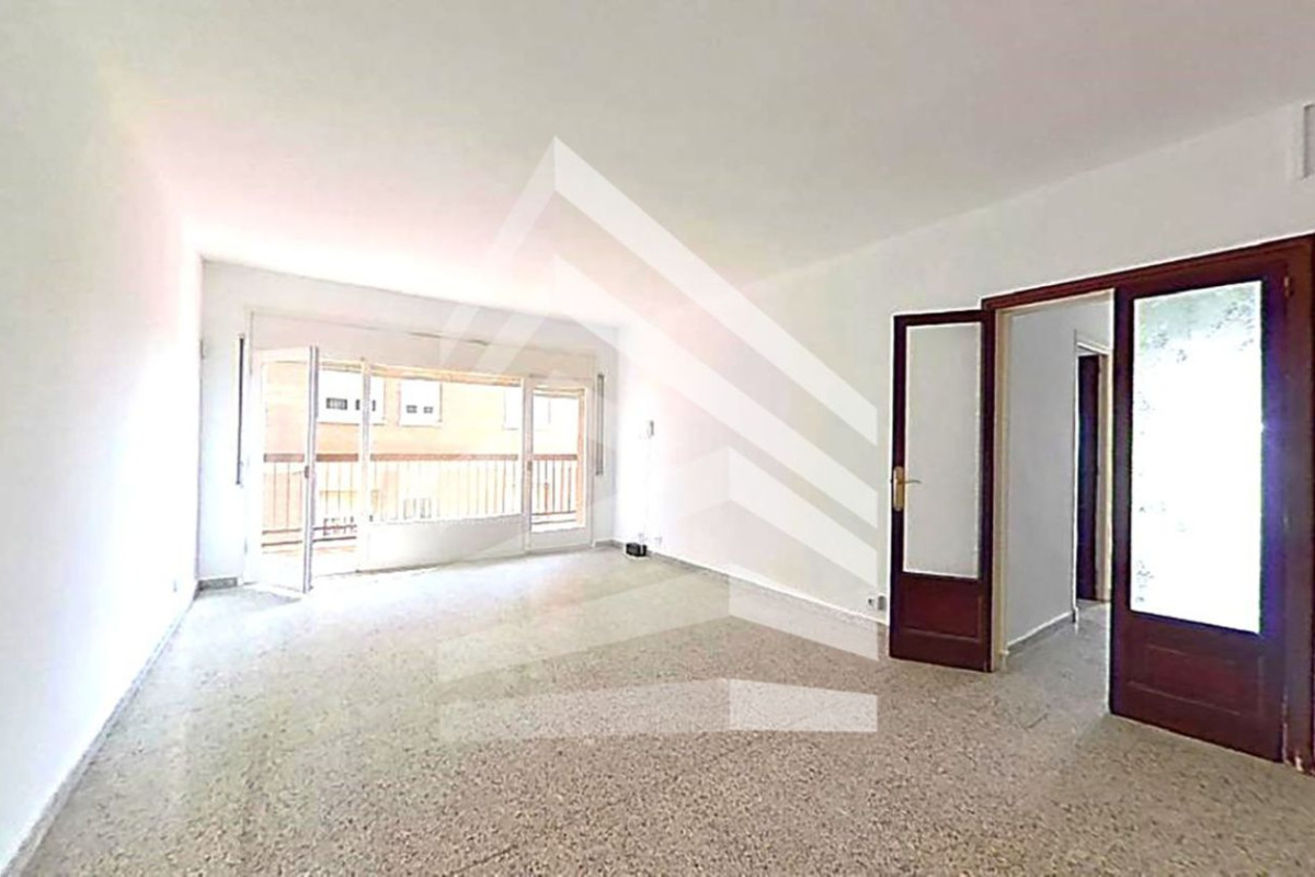 Продажа квартиры на Avenida d'Amèrica, Матаро
photo 3