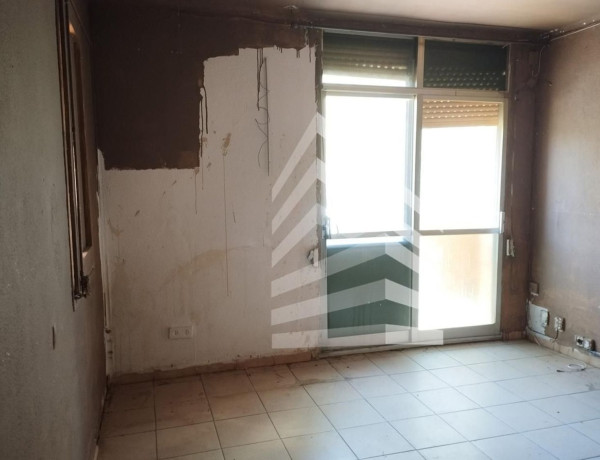Piso en venta en Calle del Poeta Josep Punsola, Mataró photo 1