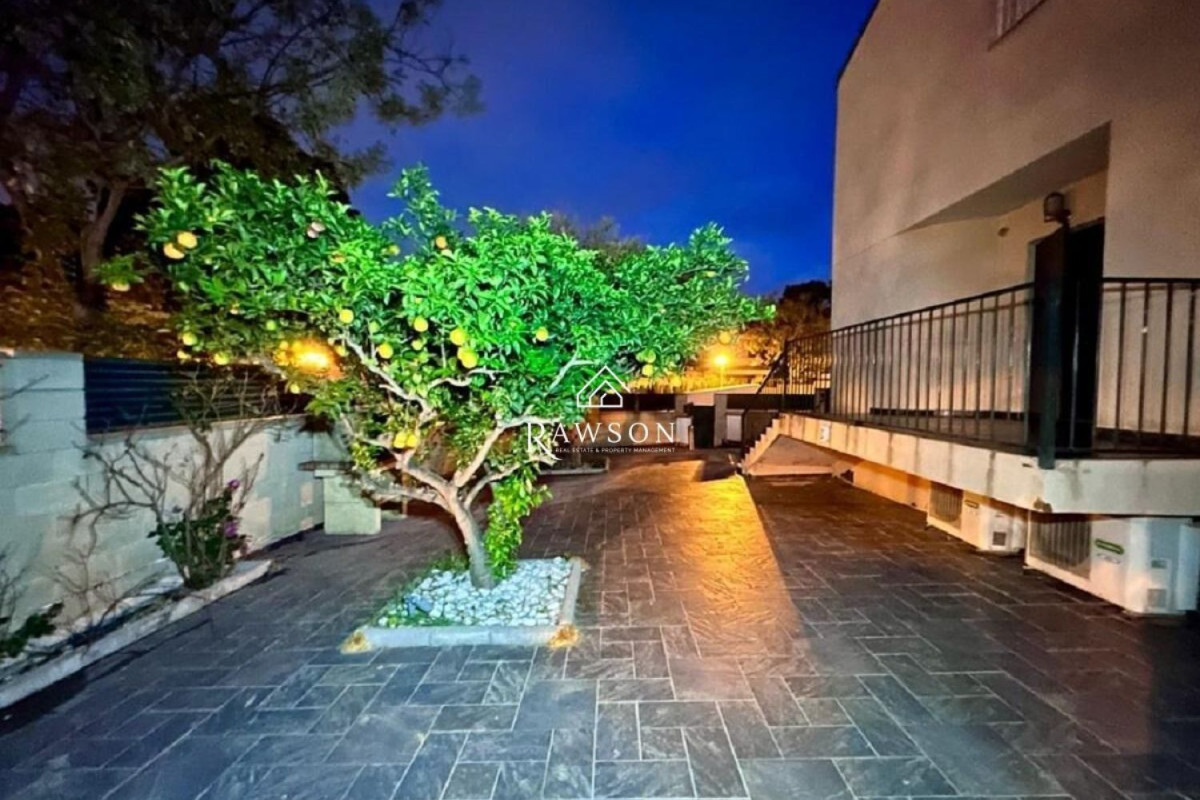 Sprzedaż szeregowego domku w Calle del Llorer , Salou photo 4
