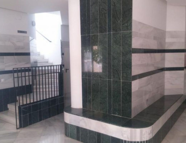 Piso en venta en  Calle Príncipe Faisal de Arabia Saudi, Torremolinos photo 2