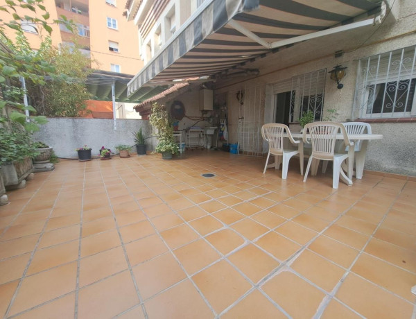 Chalet adosado en venta en Calle d'Avinyonet, 4 , Figueres photo 1