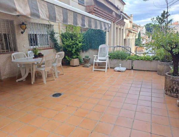 Chalet adosado en venta en Calle d'Avinyonet, 4 , Figueres thumbnail 1