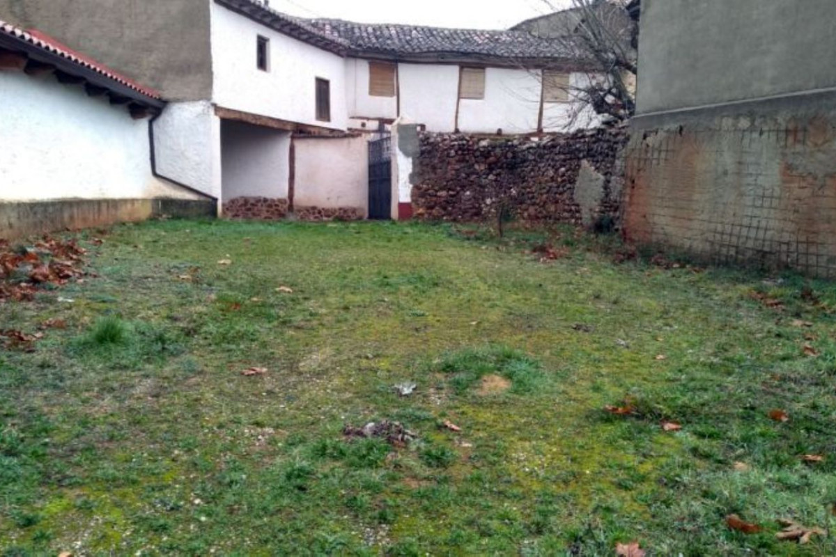 Land for sale in Payo de Ojeda, Palencia photo 2