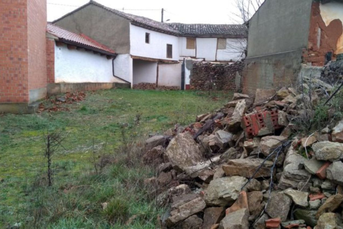 Land for sale in Payo de Ojeda, Palencia photo 3