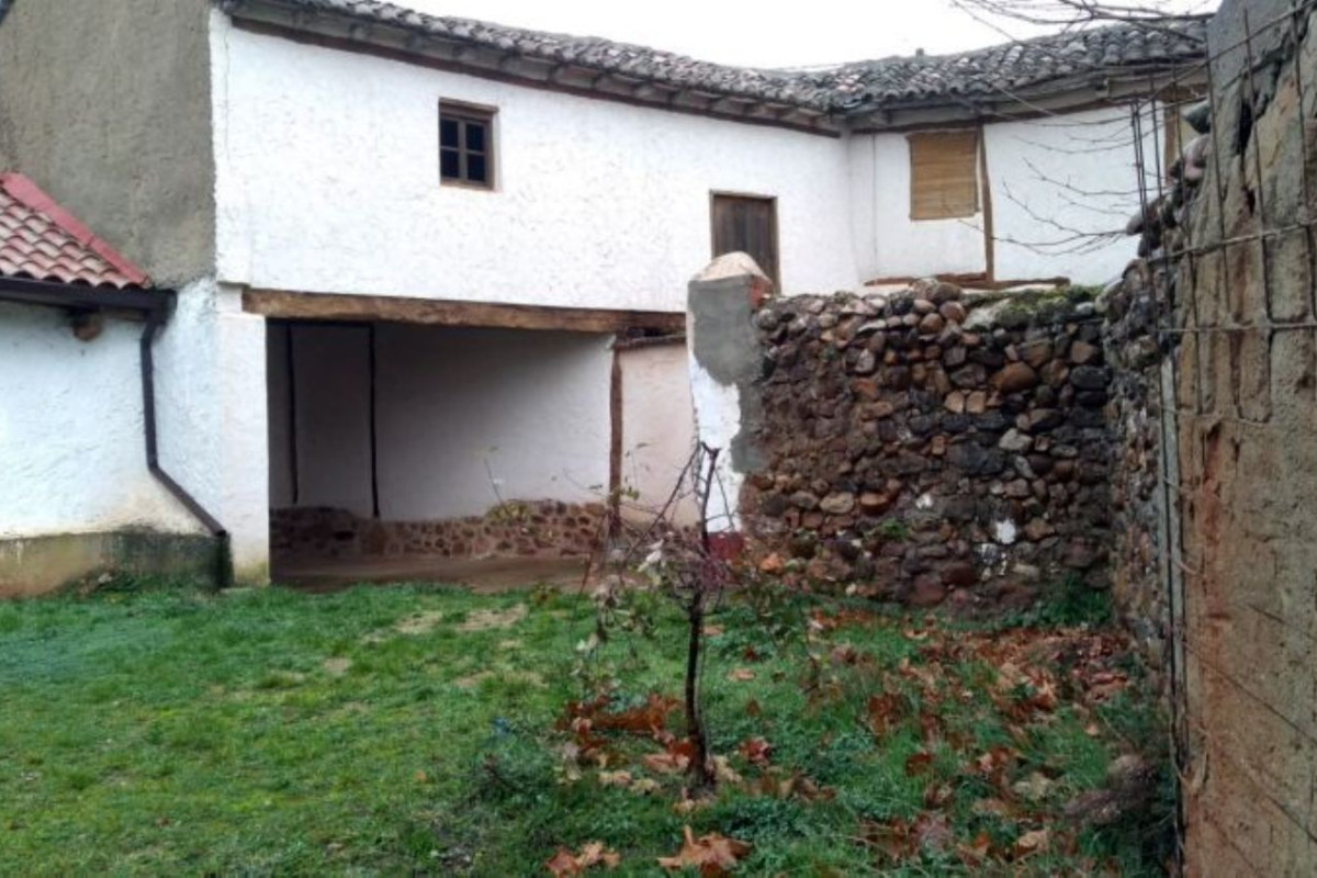 Land for sale in Payo de Ojeda, Palencia photo 5
