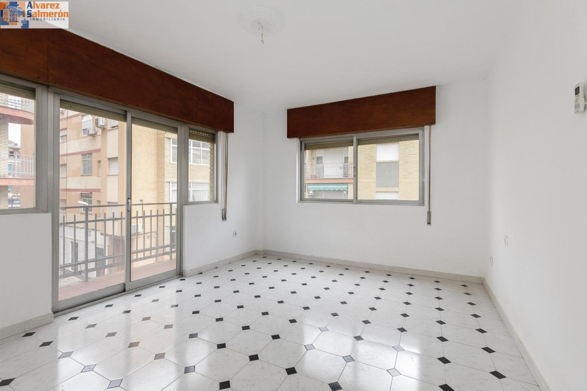 Piso en venta en calle Doctor Prados Picazo, Atarfe
photo 2