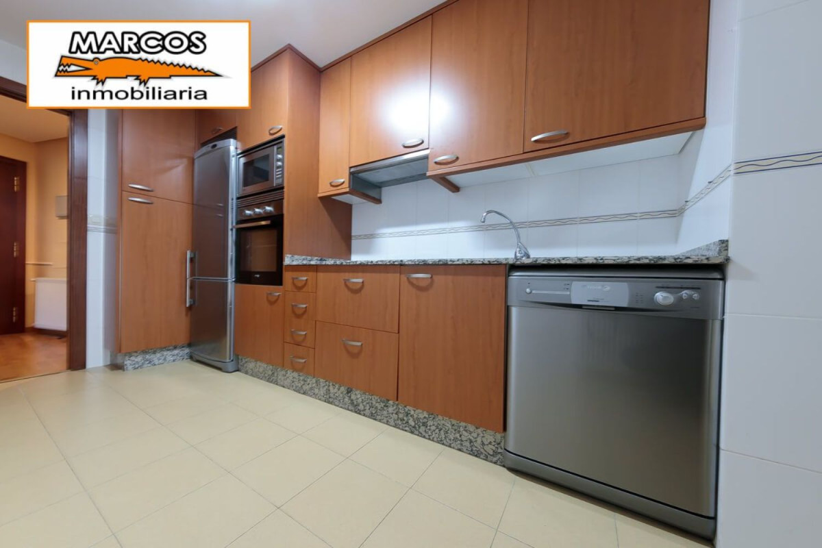 Sale of apartment in Calle Ignacio Grobas, Vigo
 photo 2