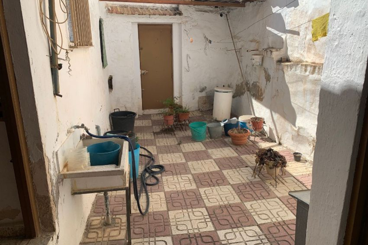Sale of townhouse in Cerro San Joaquín , Antequera photo 1