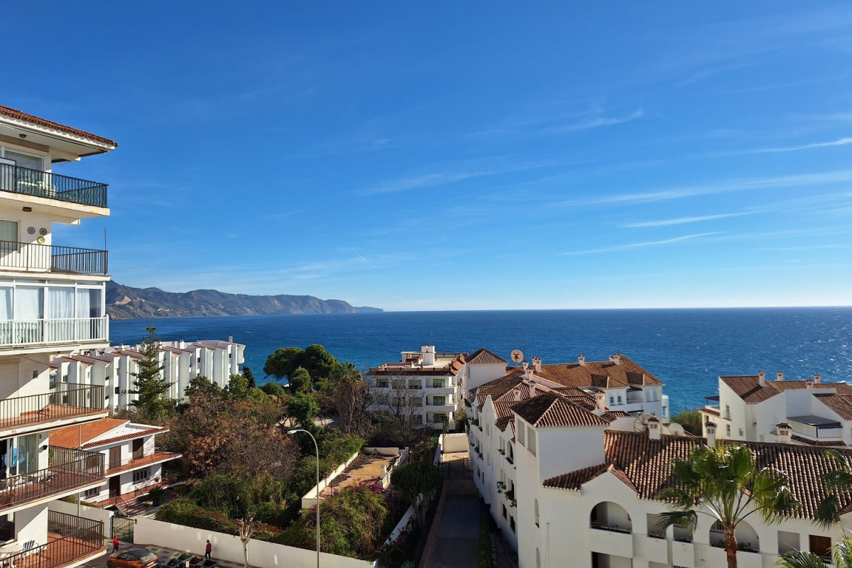 Sprzedaż mieszkania w Calle Castilla Pérez, 62 , 6º-6, Nerja
photo 2