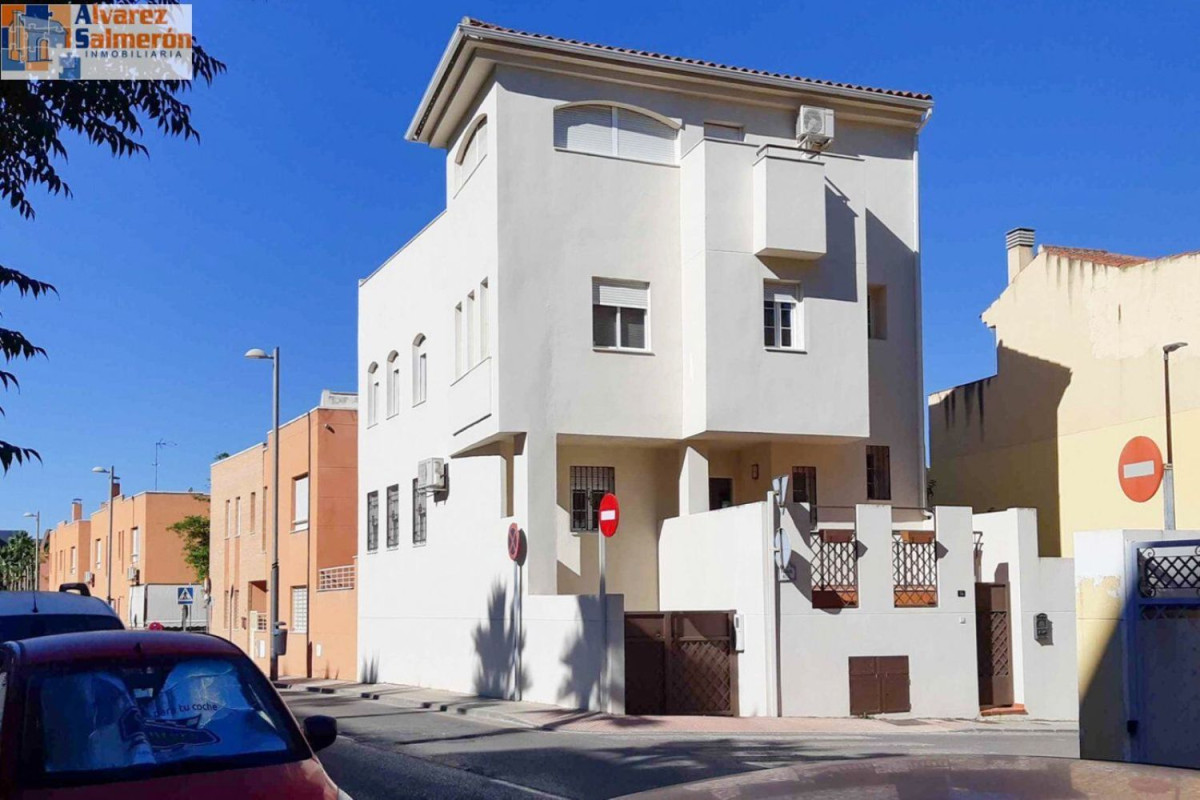 Sale of independent chalet in Calle Pájaro Azul, Armilla
 photo 2
