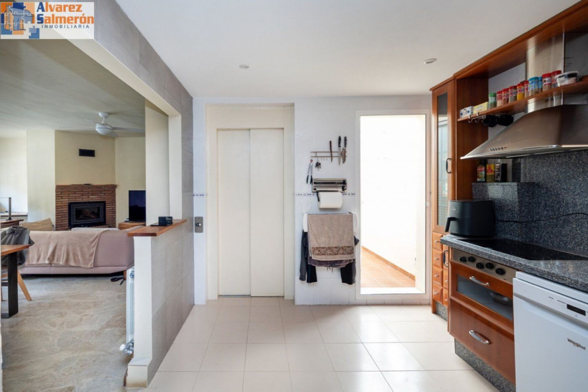 Sale of independent chalet in Calle Pájaro Azul, Armilla
 photo 5