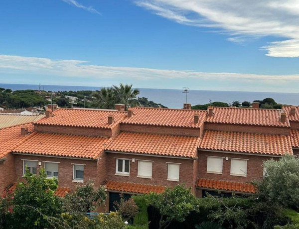 Chalet adosado en venta en Passatge de les mimoses , Sant Vicenç de Montalt thumbnail 1