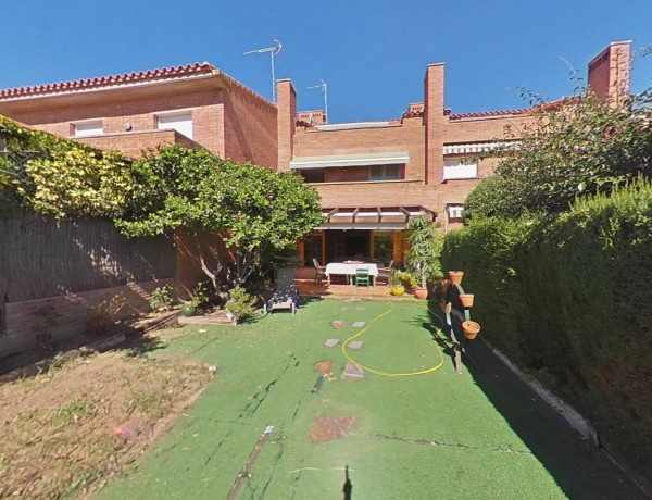 Chalet adosado en venta en Passatge de les mimoses , Sant Vicenç de Montalt thumbnail 2
