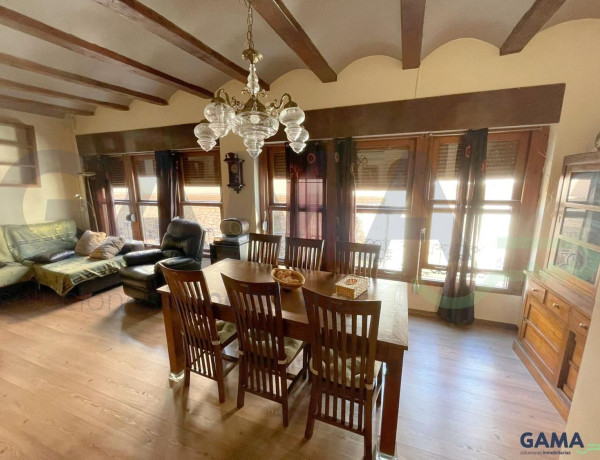 Chalet adosado en venta en  Centro - El Castillo , Sagunto/Sagunt photo 1