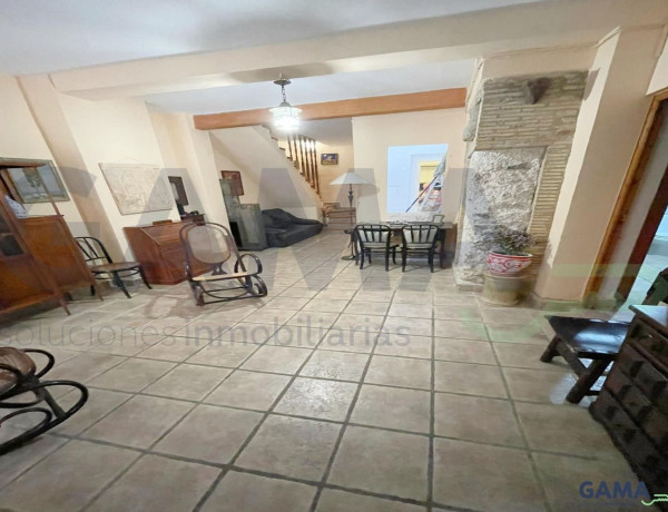 Chalet adosado en venta en  Centro - El Castillo , Sagunto/Sagunt photo 4