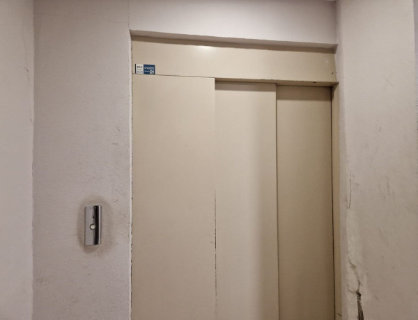 Piso en venta en  Calle de los Predicadores, Zaragoza photo 4