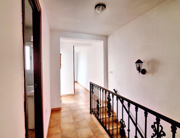 Semi-detached house for sale in Centro , Algeciras thumbnail 2